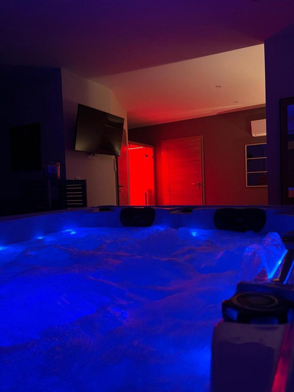 La Valentine Love Room Gites Des 3 Lavoirs Bourogne Exterior photo